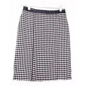FOREVER 21 Black/ White Houndstooth Pencil Skirt